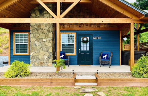 Bryson City Cabin | Mountain Views, Hot Tub & More — The Blue Moose Cabin Just Minutes from Town!