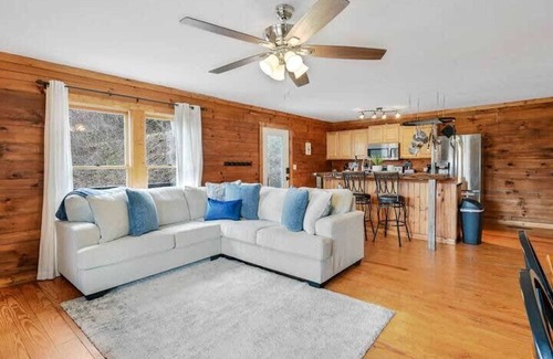 Canton House | Mountain Views I Covered Deck w/Hot Tub-Sleeps 11