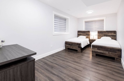 Sardis House | Mountain Views in an Exclusive Neighbourhood, Close to hot Springs/fishing Spots