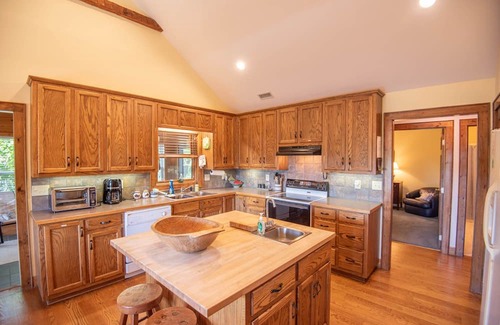 Grassy Creek Cabin | Mountain Views - Indoor & Outdoor Wood Burning Fireplaces - Close to Grayson Highlands