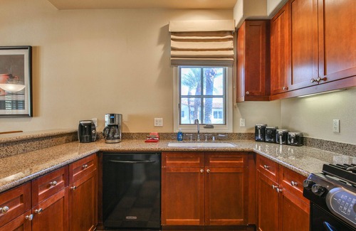 La Quinta Condo | Mountain Views! Mountains, Palms & Blue Skies, Pet Friendly! - Upstairs w/Garage (L56-2)