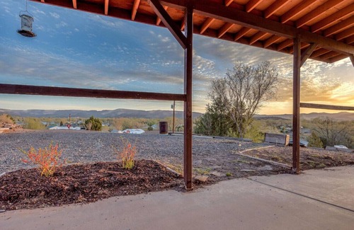 Springerville House | Mountain Views on Hillside in Eager