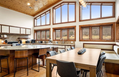 Townsend Other | Mountain Views! One of a kind Mountain Stable!
