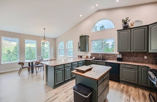 Woodland Park House | Mountain Views, Perfect Location