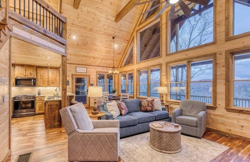 Cherry Log Cabin | Mountain Views | Private | Hot Tub | Firepit