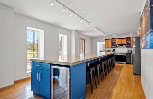 Melcroft House | Mountain Views |Seven Springs, Hike, Hot Tub & Sauna