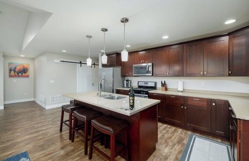 Bozeman House | Mountain Views, Single family home near airport. Skyview Retreat!