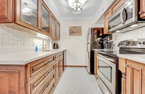 Casas Adobes Condo | Mountain Views, Sparkling Pools - Perfect Getaway!