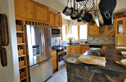 Colorado Springs House | Mountain Views & Colorado Memories