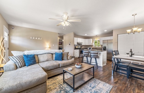 Colorado Springs Apartment | Mountain Views, Modern Comfort: Your Cozy Getaway in Colorado Springs