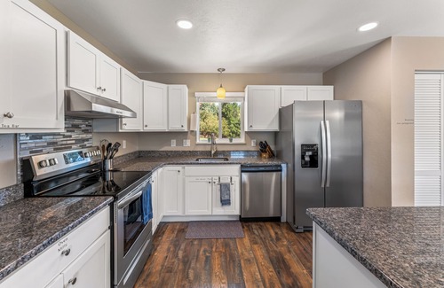 Colorado Springs Apartment | Mountain Views, Modern Comfort: Your Cozy Getaway in Colorado Springs