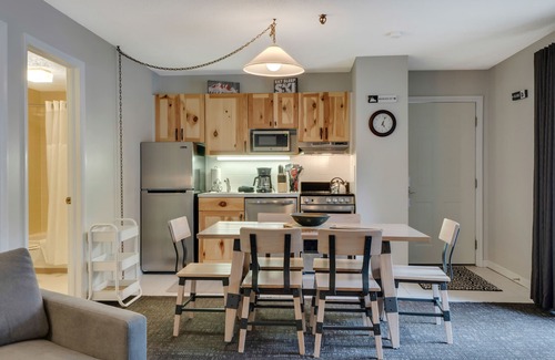 Boyne Falls Condo | Mountain Villa 535J | Walking Distance to Slopes | Community Pool | Remodeled