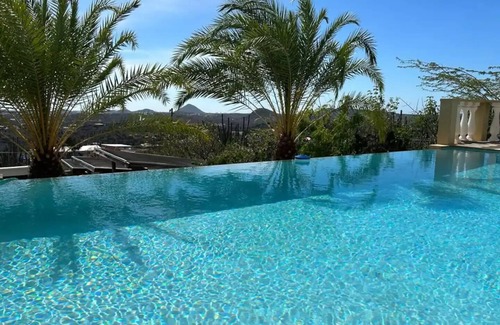 Jamanota Villa | Mountain Villa Infinity Pool Majestic Views