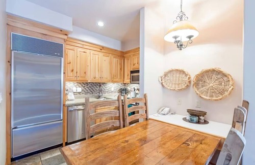 Mountain Village Condo | Mountain Village Getaway with Pool & Hot Tub