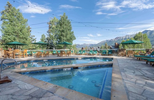 Mountain Village Condo | Mountain Village Getaway with Pool & Hot Tub