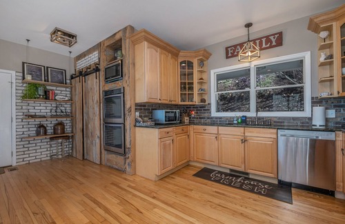 Asheville House | Mountain Vista Alchemy | Private Asheville Mountain hHome w/Hot Tub