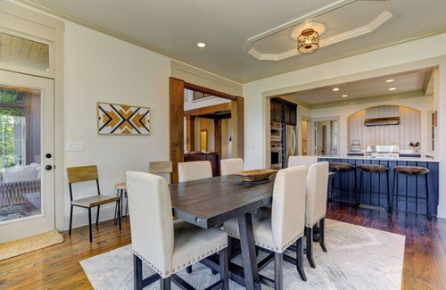 Big Canoe House | Mountain Vistas, Fireside Sips, Game Nights, Golf Rounds, Hiking Trails & Lake Swims - Moon Shine