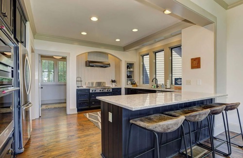 Big Canoe House | Mountain Vistas, Fireside Sips, Game Nights, Golf Rounds, Hiking Trails & Lake Swims - Moon Shine