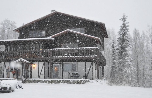 Talkeetna Apartment | Mountain Whispers Suite with shower