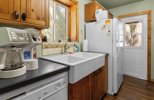 Big Bear Lake House | Mountain Xscape - Hot Tub, Fireplace, Deck, Barbeque