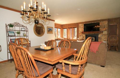 Mammoth Lakes House | Mountainback #17, Den