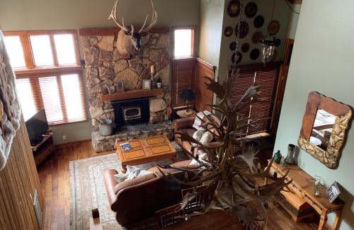 Mammoth Lakes House | Mountainback #79, Loft, Den
