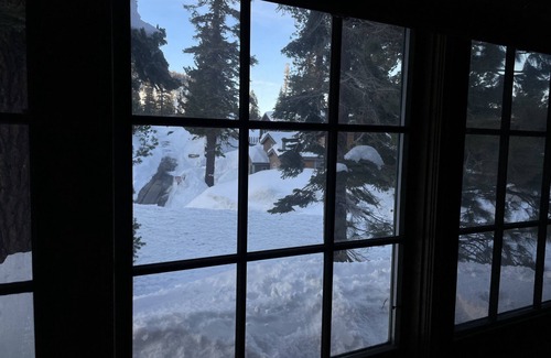 Mammoth Lakes Condo | Mountainback #85, Loft, Den