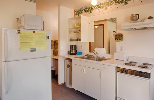 Oroville Cabin | Mountaineer Cabin at Eden Valley Ranch