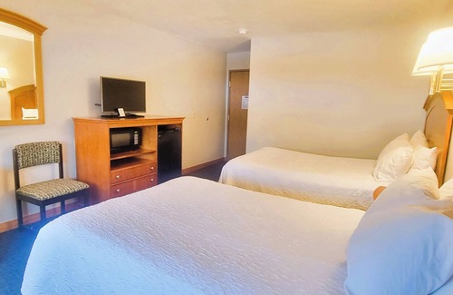 Philippi Hotel | Mountaineer Inn