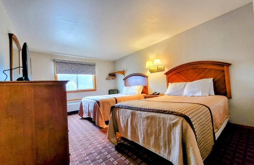 Philippi Hotel | Mountaineer Inn