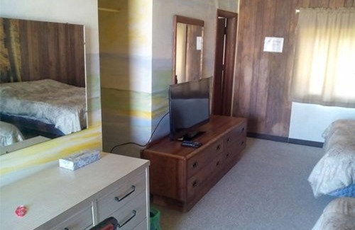 Mount Storm Hotel | Mountaineer Motel