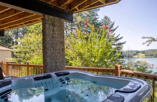 Wilkesboro House | Mountains and Lakefront Escape