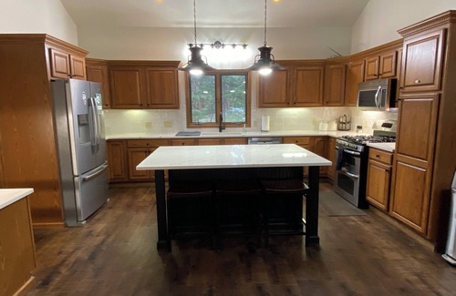 Aspen Brook House | Mountains and Memories - Near Nat’l Park and River, 4 bedroom, early check in