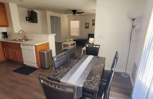 North Las Vegas House | Mountains Desert, Great Neighborhood, Comfortable, Parking, Wifi