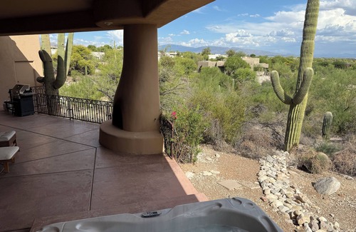 Catalina Foothills Estates Villa | Mountains Everywhere +hot tub +bbq +firepit +games +western movies