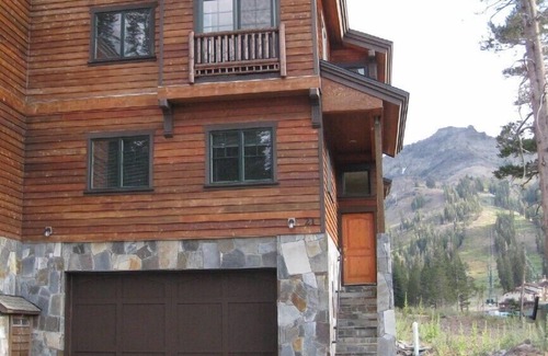 Juniper Ridge House | 'Mountains Majesty' - Beautiful 5 BR, Easy Access to Slopes