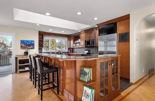 Northwest Calgary House | Mountains, river, parks, close to downtown. 5 Bedrooms, 3 Full bathrooms.