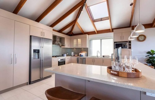 Buderim House | Mountains to coast - Bayu Lookout