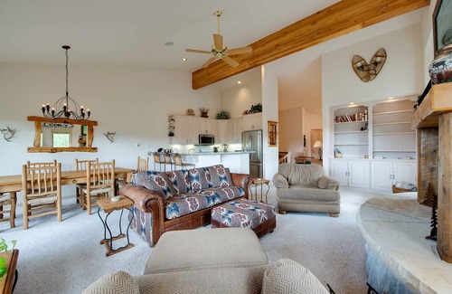 Baldy Mountain House | Mountainscape Long Stay Townhome: 30+ Day Rental w/Breathtaking Views
