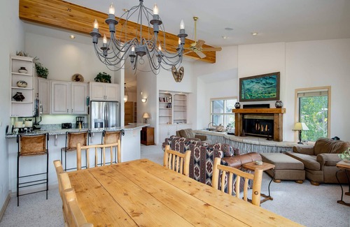 Baldy Mountain House | Mountainscape Long Stay Townhome: 30+ Day Rental w/Breathtaking Views