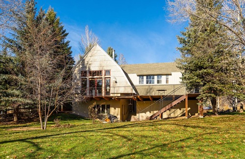 Basalt House | Mountainside 4-Bedroom Oasis near Downtown Basalt
