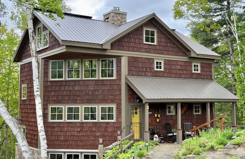 Jackson House | Mountainside Bliss on Black! Hike, Ski, Dine, Music just outside door!