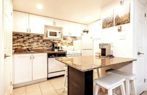The Blue Mountains Condo | Mountainside Studio Bliss: Steps to Slopes, Renovated, Pool, 2 Hot Tubs, Tennis