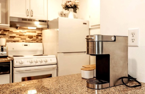 The Blue Mountains Condo | Mountainside Studio Bliss: Steps to Slopes, Renovated, Pool, 2 Hot Tubs, Tennis