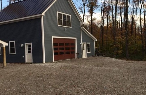 Bristol Cabin | Mountainside Cabin – Bristol, VermontnUnplug. Relax. Reconnect with Nature.