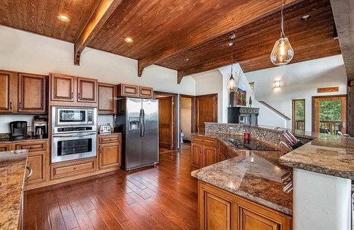 Angel Fire Ski Chalet | Mountainside Chalet in Angel Fire