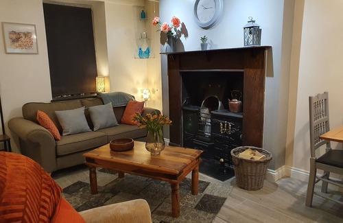 Tanygrisiau Cottage | Mountainside Cottage - Excellent Hillwalking and Adventure Location