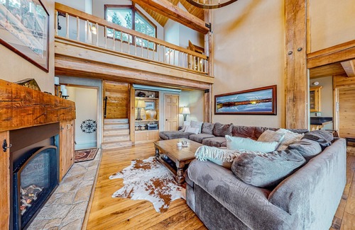 McCall House | Mountainside estate w/ dock, firepit, stunning interior, & grill - skiing access