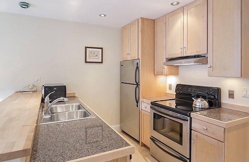 Telluride Condo | Mountainside Inn 104 1 Bedroom Condo by Alpine Lodging Telluride