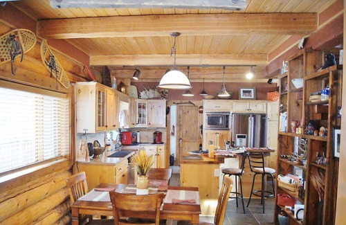Wineglass Cabin | Mountainside Luxurious/Rustic Log Home~Majestic Views~Prime Location